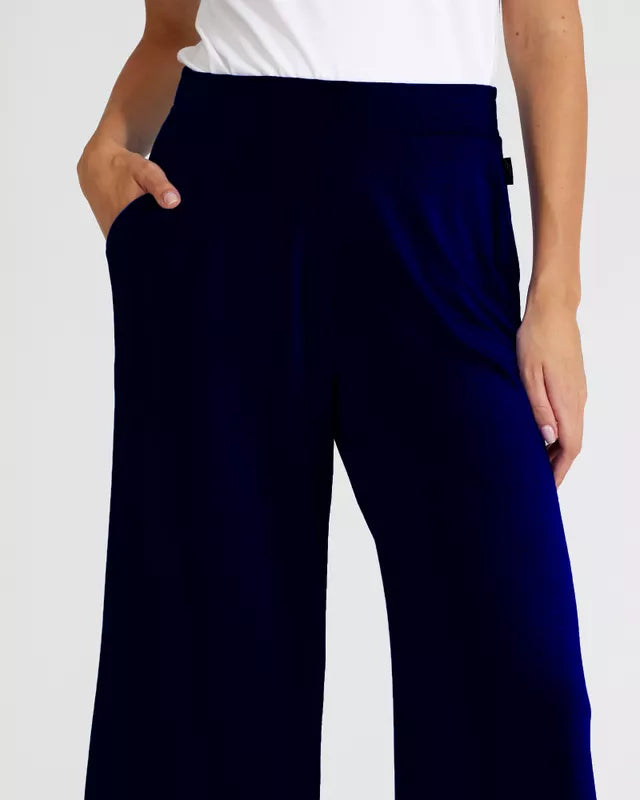 Holebrook Ladies, the Asta Culotte in Navy (290 Navy)