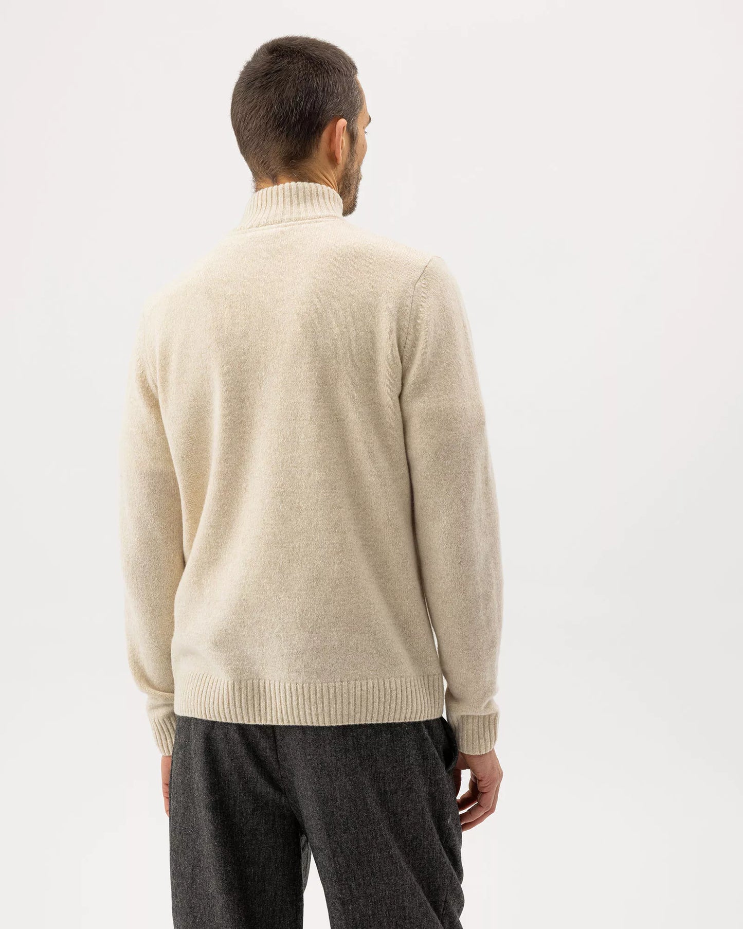 Holebrook Mens, the Charles T-neck in 105-Creme