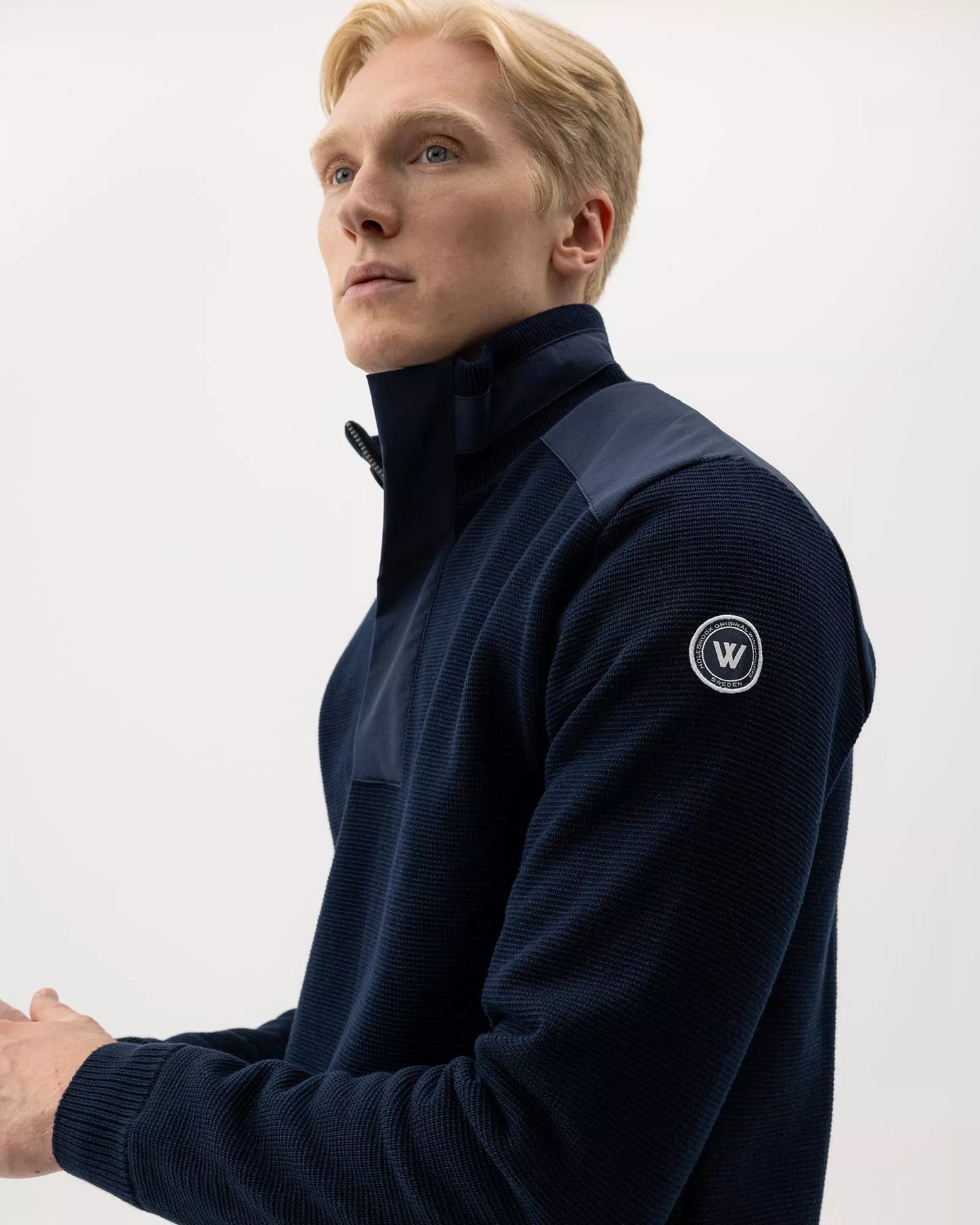 Holebrook Mens, the Eskil T-neck WP in 290-Navy