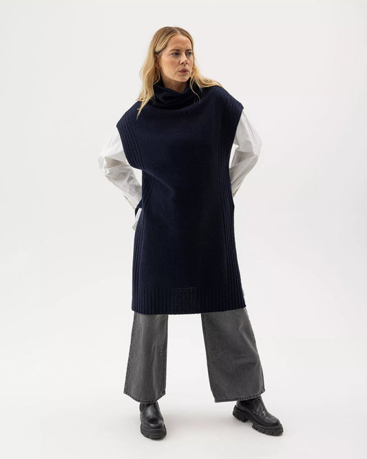 Holebrook Ladies, the Kicki Long Vest