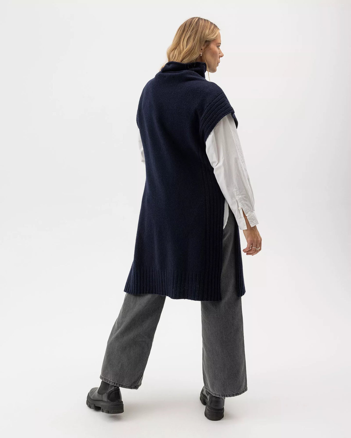 Holebrook Ladies, the Kicki Long Vest