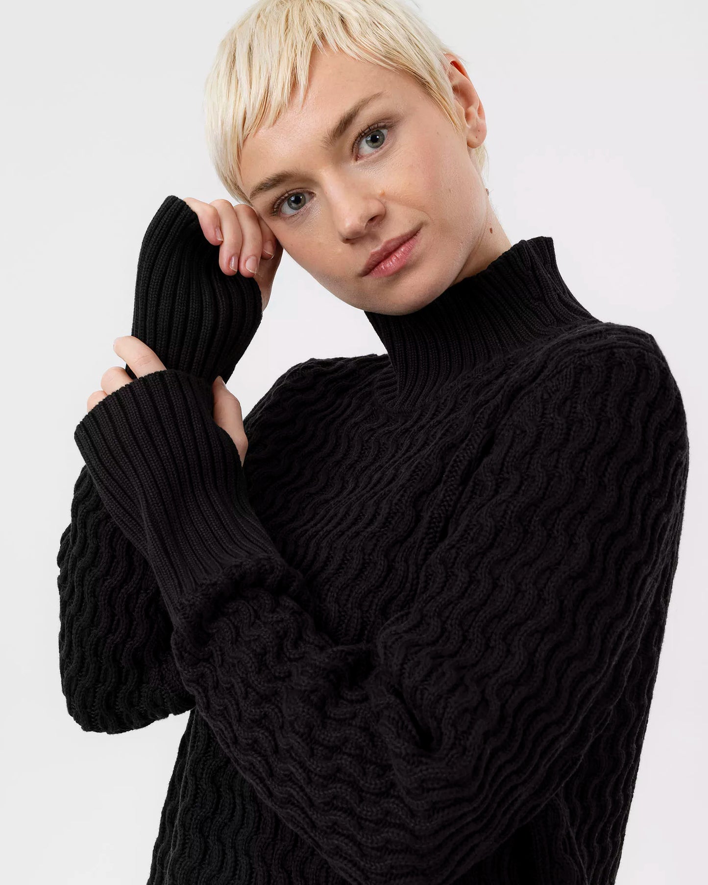 Holebrook, Leah Turtle In Black - (Black)