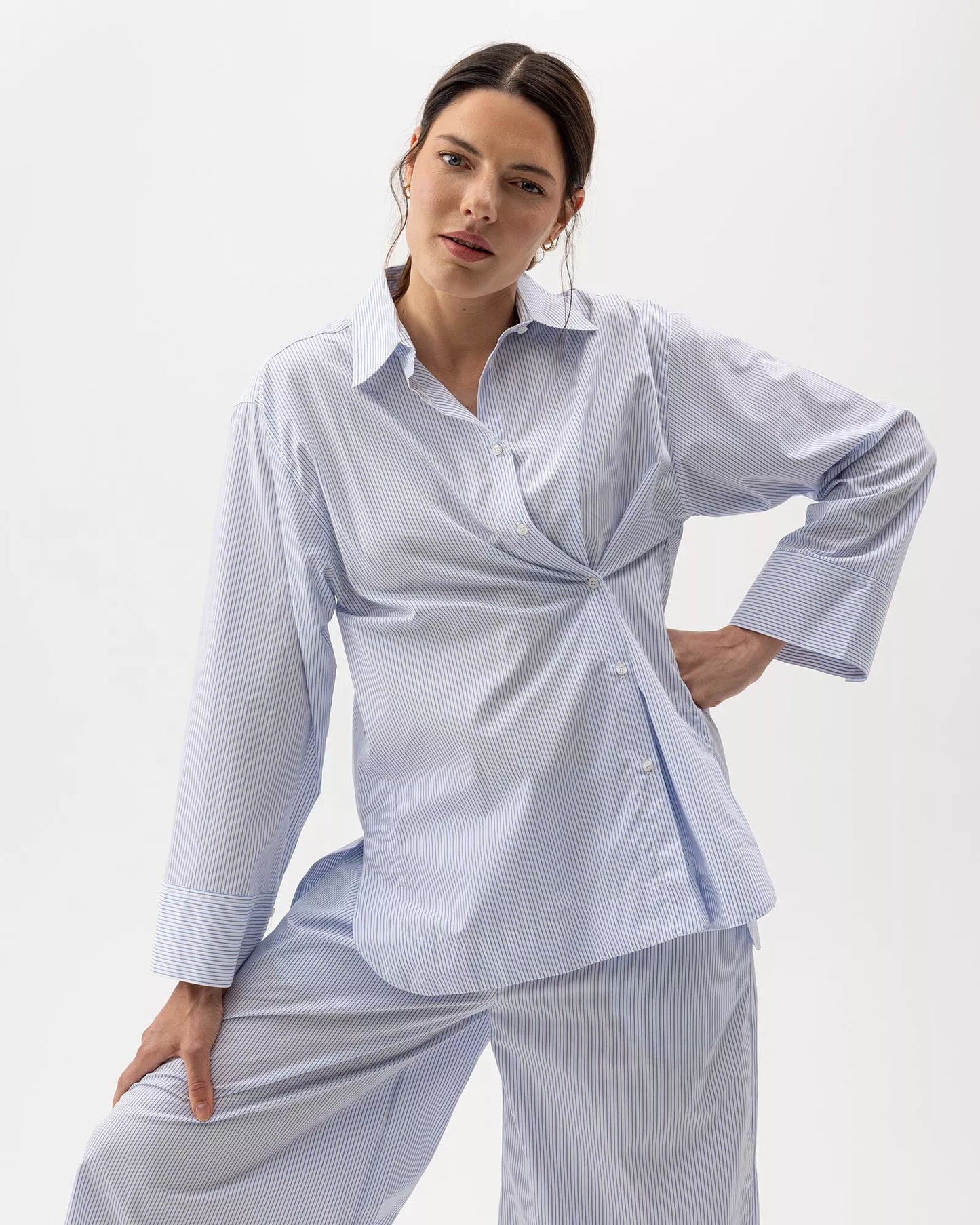 Holebrook Ladies, Micaela Shirt, in White / Light Blue