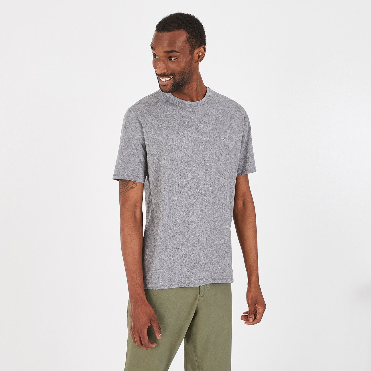 Eden Park Tee Shirt in regular classic fit. Chosen in a Grey colour