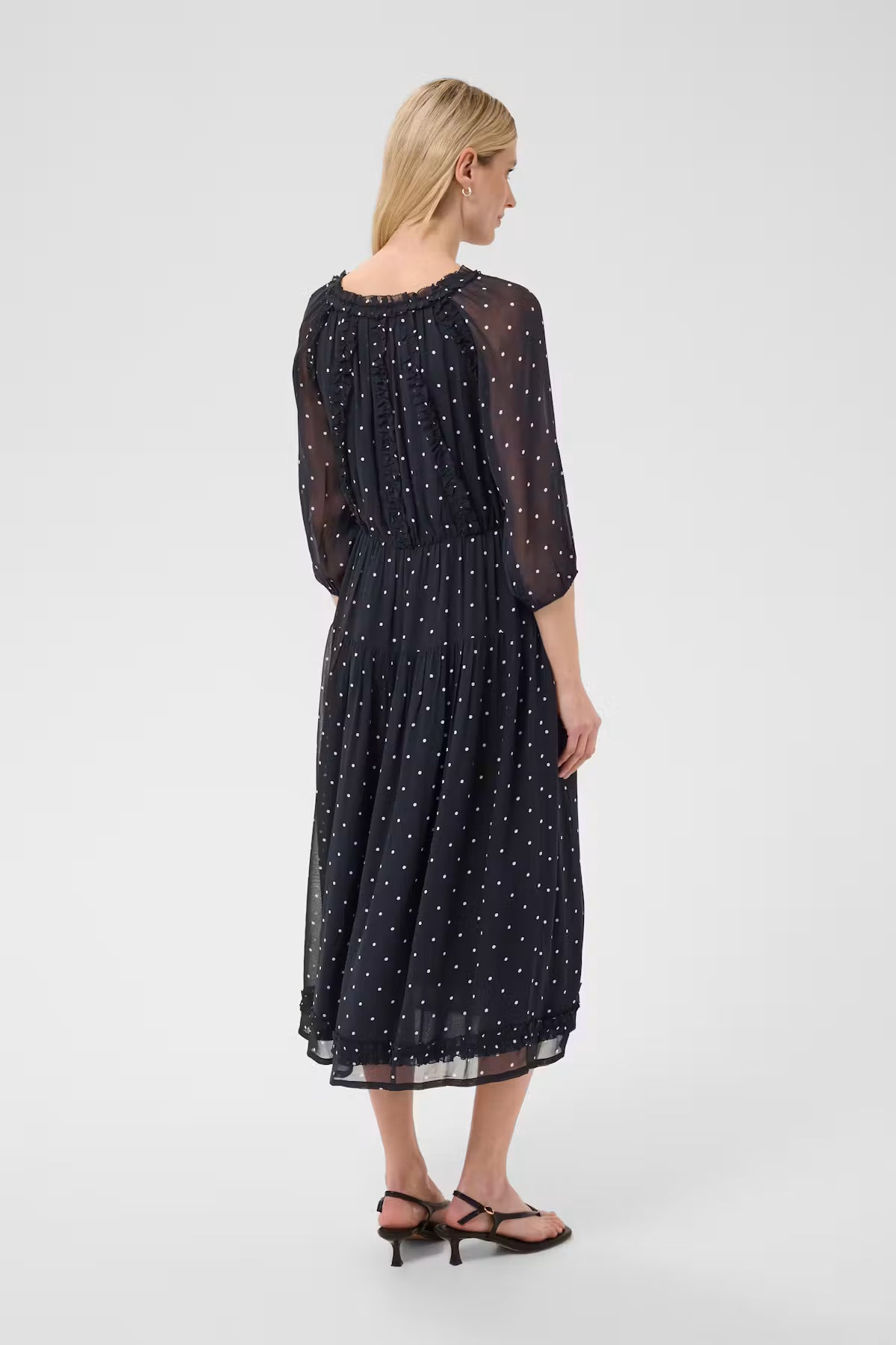 Part Two, Dress DragaPW DR