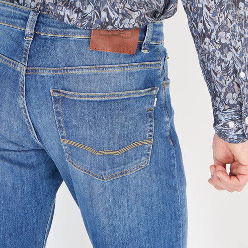 Eden Park Jeans In Regular Fit.  Blue jeans in stretch cotton