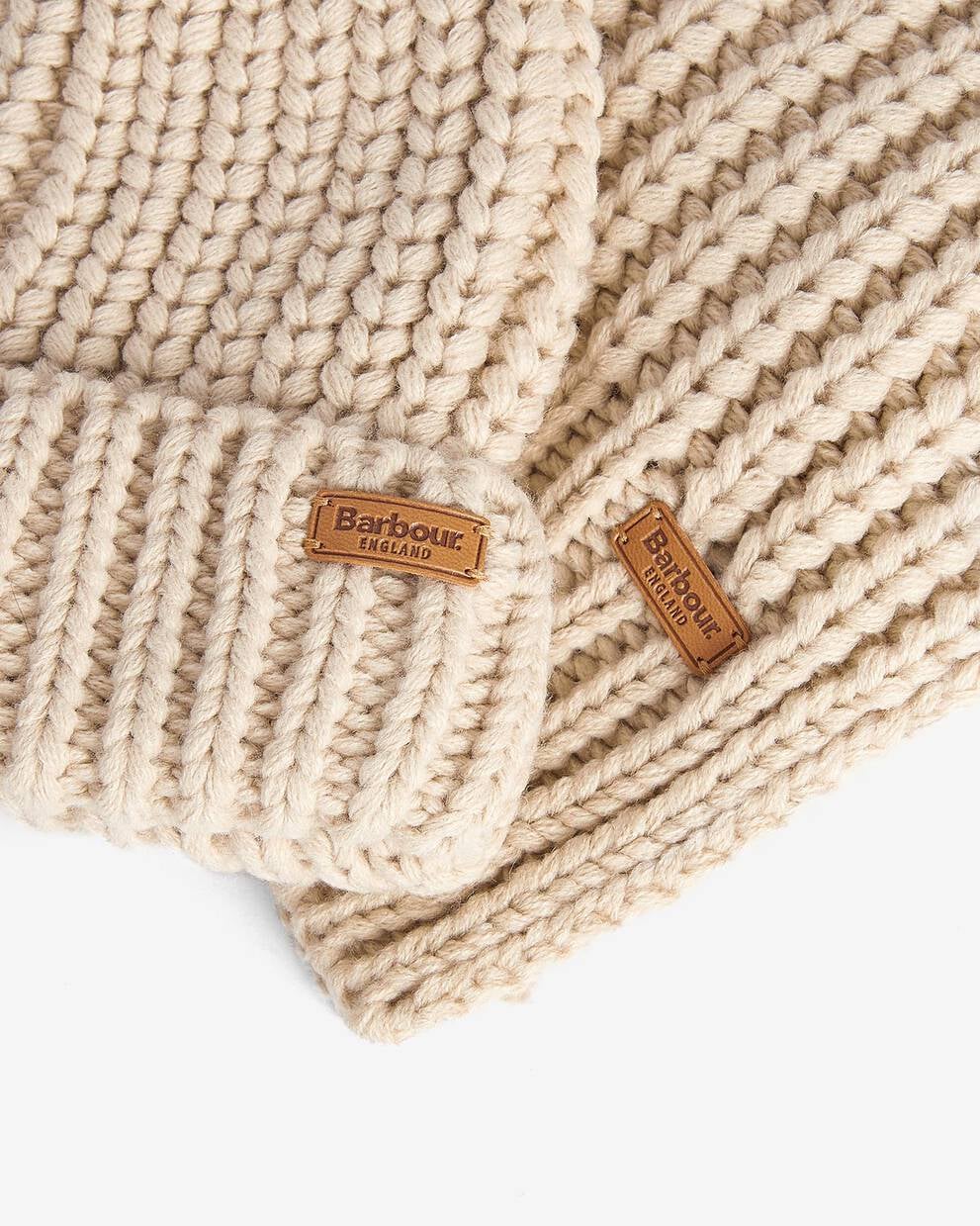 Barbour Saltburn Beanie & Scarf Gift Set