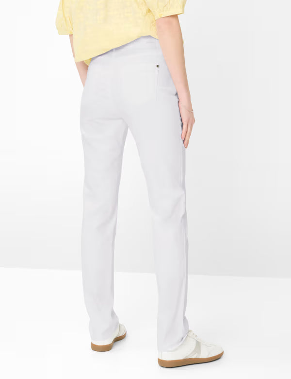 Brax Jeans , the Mary Ultralight: five-pocket jeans in a regular fit