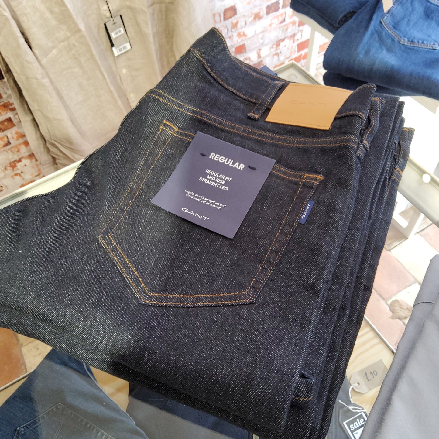 Gant Jeans in regular classic fit. Gant Jeans, chosen in a Dark Blue