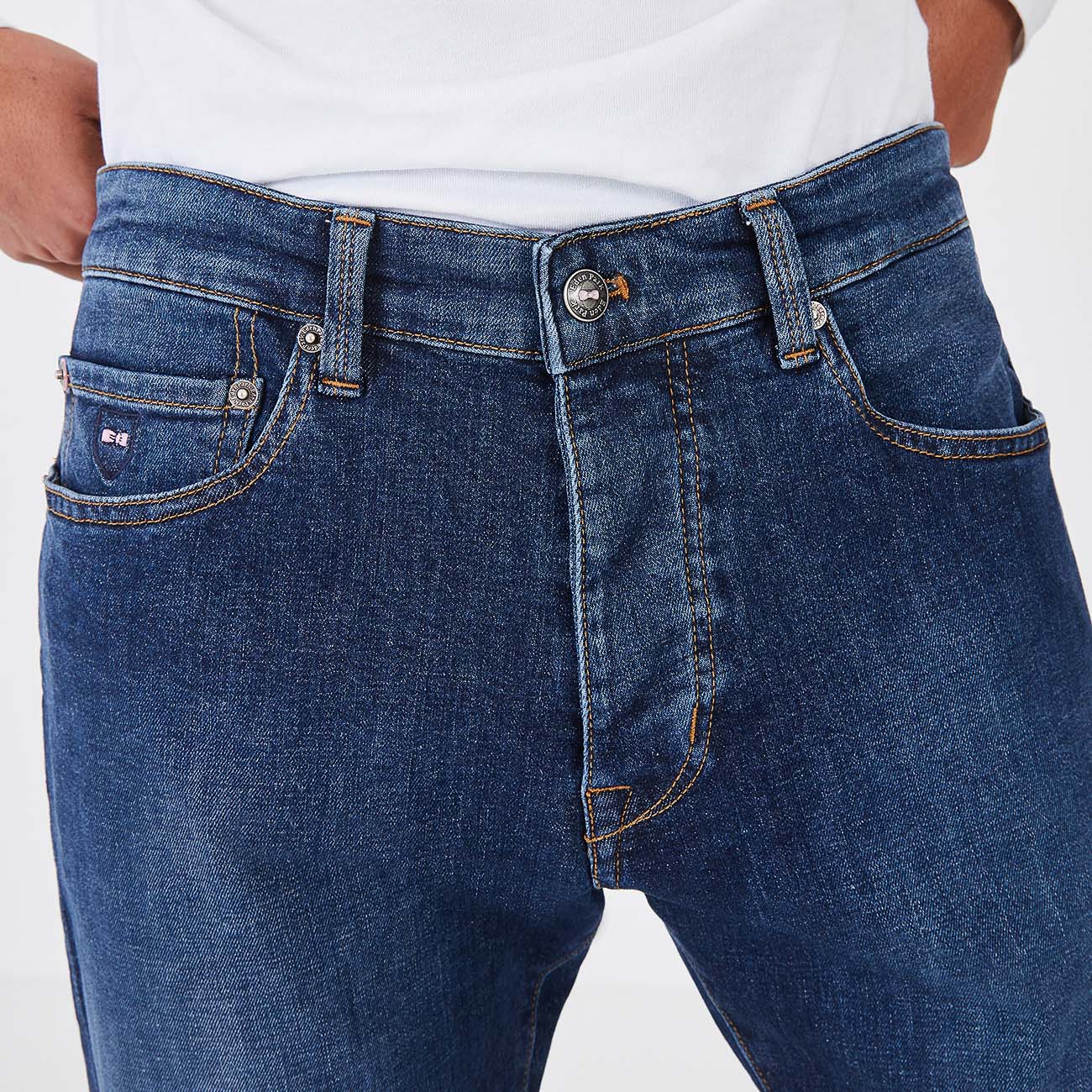 Eden Park Jeans in regular classic fit.